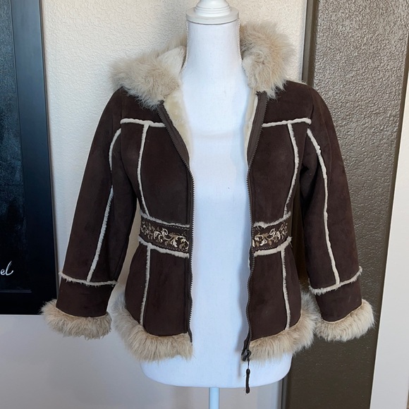 Girls Norwegian style faux fur jacket
